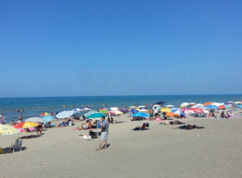 Ramazan Öncesi Karasu Sahiline Akın Ettiler