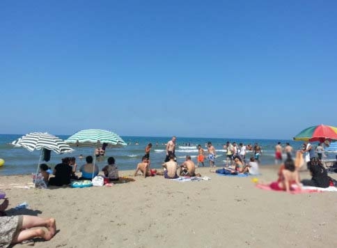 Ramazan Öncesi Karasu Sahiline Akın Ettiler