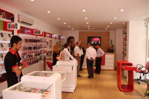 Vodofone  Bayraktar Cep Merkezi Açıldı