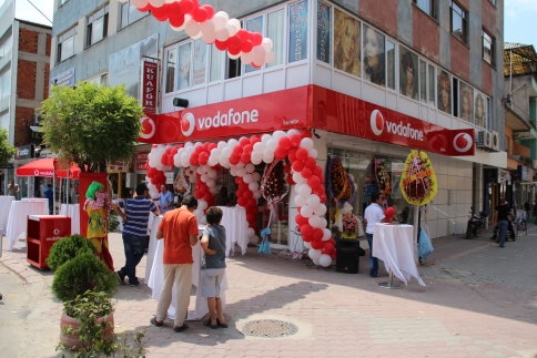 Vodofone  Bayraktar Cep Merkezi Açıldı