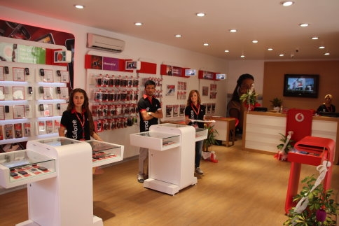 Vodofone  Bayraktar Cep Merkezi Açıldı