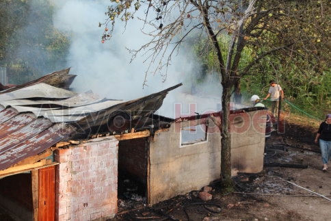 İftar Öncesi Yanan Ev Kullanılmaz hale geldi
