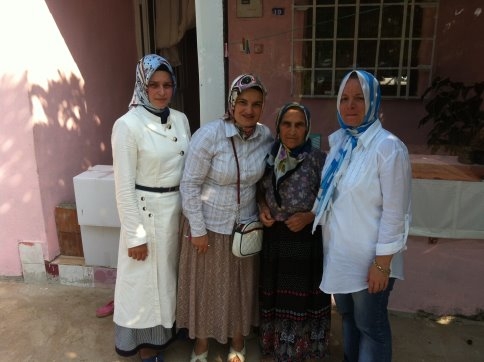 Ak Parti İlçe Teşkilatı’ndan Ramazan Dolayısıyla Erzak Yardımı 