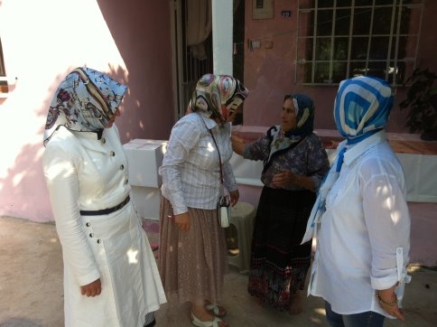 Ak Parti İlçe Teşkilatı’ndan Ramazan Dolayısıyla Erzak Yardımı 