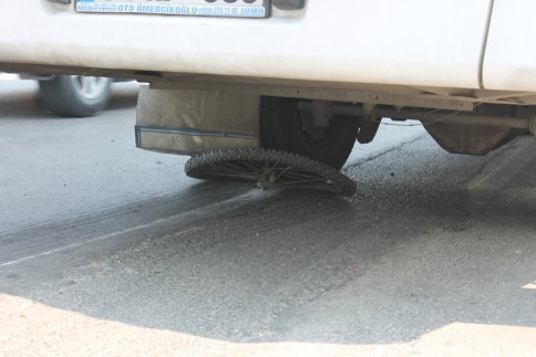 Sanayi Girişinde Trafik Kazası 1 Kişi Hafif Yaralandı