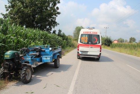 Şaft’ı çıkan Tarım aracı devrildi 1 yaralı