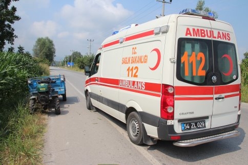 Şaft’ı çıkan Tarım aracı devrildi 1 yaralı