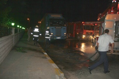Kuzulukta Tır Yangını İhbarı Telaşa Neden Oldu