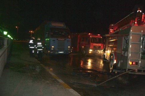 Kuzulukta Tır Yangını İhbarı Telaşa Neden Oldu