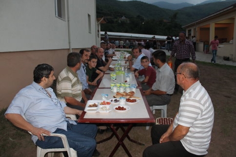 Durmuşlar Köyü Halkı İftarda Bir Araya Geldi