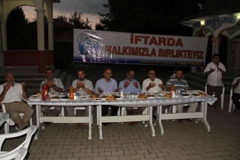 Akyazı Belediyesi Mahe İftarları Devam Ediyor