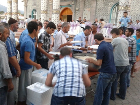 Başkan Soykan Halk’la iftarda Buluştu 