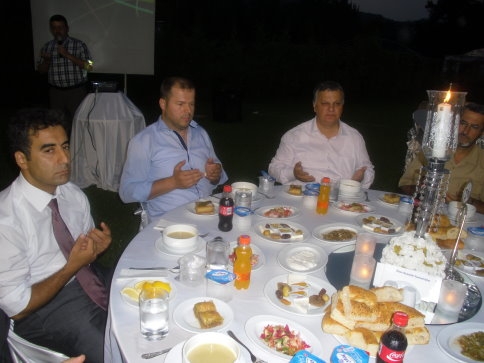 Serhat Eğitim Kurumu Saim Orhan’la İftar Verdi.