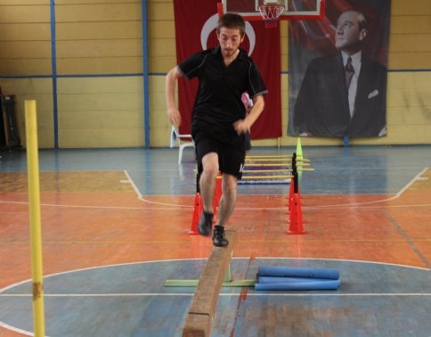 Üniversiteye Girebilmek İçin Ter Döküyorlar