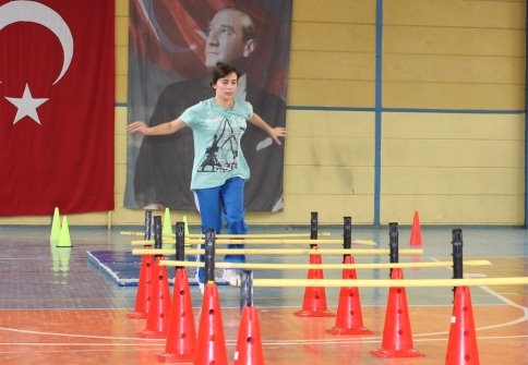 Üniversiteye Girebilmek İçin Ter Döküyorlar