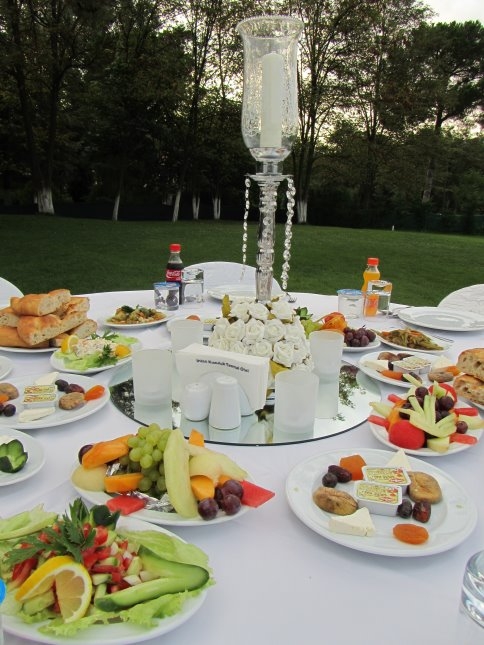 İftar Sofraları Kuruluyor