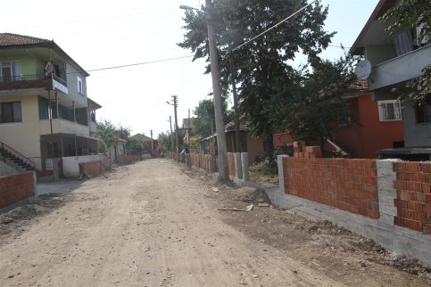 Akyazı’daki Sokaklar Güzelleşiyor