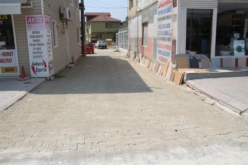 Akyazı’daki Sokaklar Güzelleşiyor