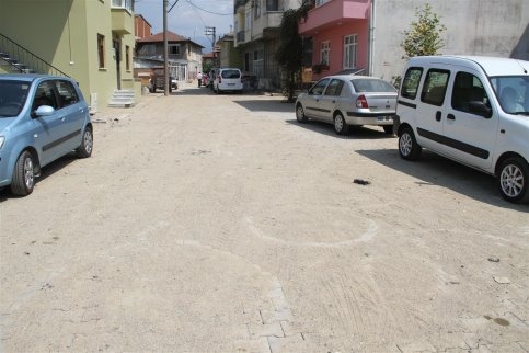 Akyazı’daki Sokaklar Güzelleşiyor