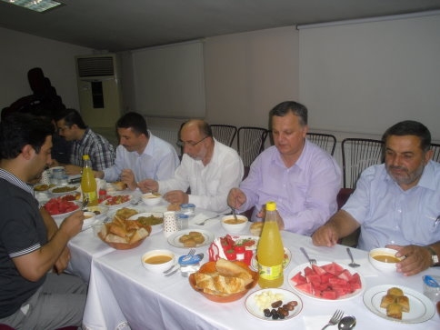 Akyazı Protokolü FEM Dershanesi İftarında buluştu