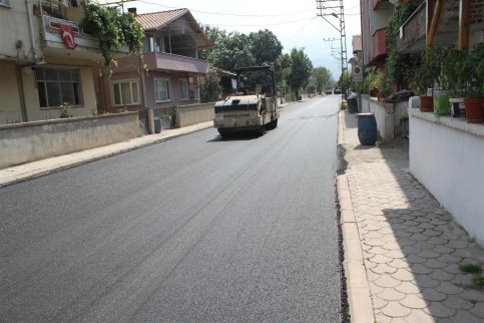 Akyazı'da Asfalt Kaldığı Yerden Tekrar Başladı