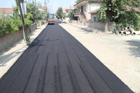 Akyazı'da Asfalt Kaldığı Yerden Tekrar Başladı