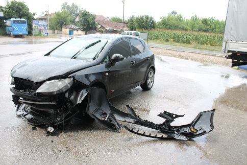 Petrol Pompasına Çarparak Durabildi