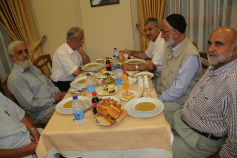 Akyazı İlçe Müftülüğü İftar Yemeği Verdi