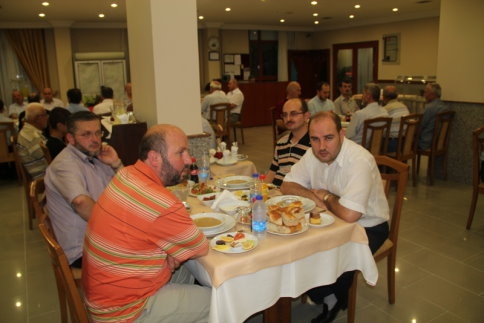 Akyazı İlçe Müftülüğü İftar Yemeği Verdi