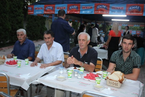 MHP Üyelerine İftar Verdi