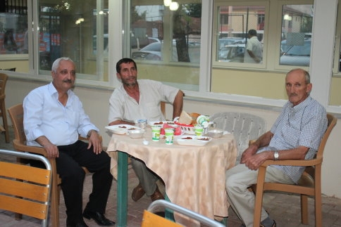 MHP Üyelerine İftar Verdi