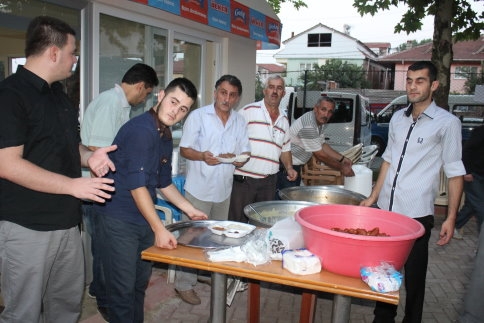 MHP Üyelerine İftar Verdi