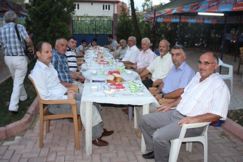 MHP Üyelerine İftar Verdi