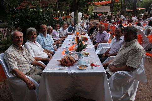 Ak Partililer İftarda Bir Araya Geldi