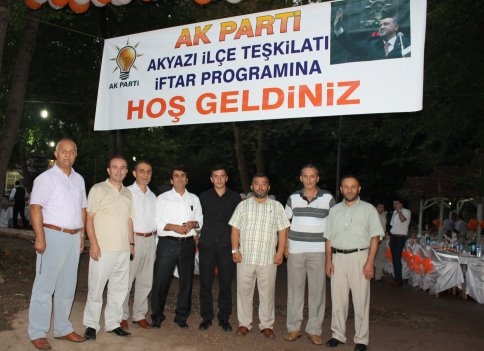 Ak Partililer İftarda Bir Araya Geldi