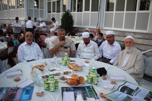 Geleneksel Halk İftarına Yoğun Katılım Oldu