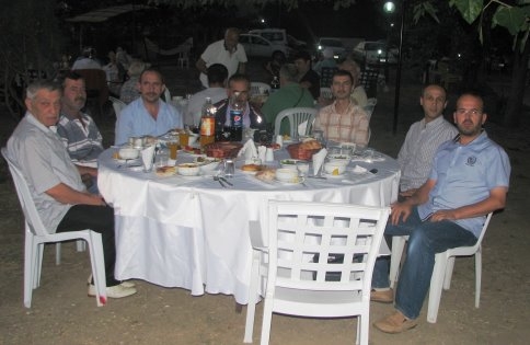 Alaağaç Köyü Muhtarından Basına İftar Yemeği