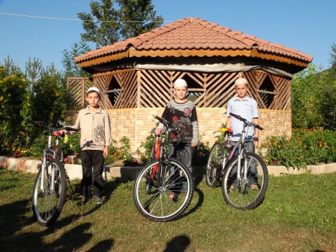 Yaz Kur-an Kurunu Bitirdiler, Bisikletleri Kaptılar