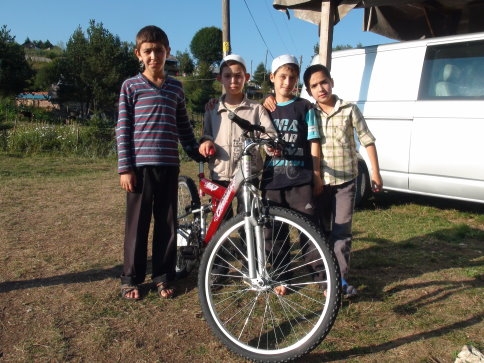 Yaz Kur-an Kurunu Bitirdiler, Bisikletleri Kaptılar