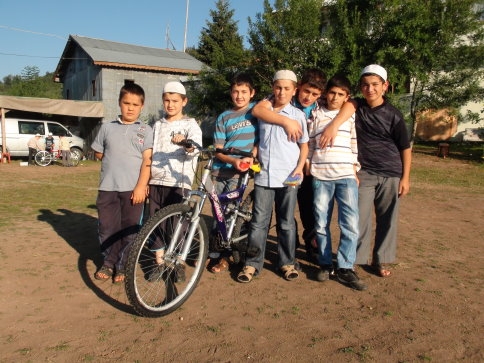 Yaz Kur-an Kurunu Bitirdiler, Bisikletleri Kaptılar