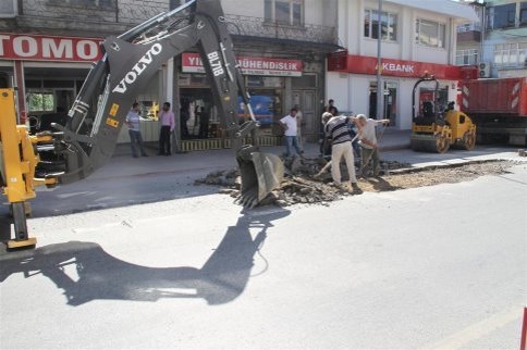 Akyazı Belediyesi Bayram Öncesi Teknik Çalışmaları Hızlandırdı