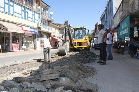 Akyazı Belediyesi Bayram Öncesi Teknik Çalışmaları Hızlandırdı