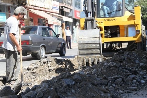 Akyazı Belediyesi Bayram Öncesi Teknik Çalışmaları Hızlandırdı