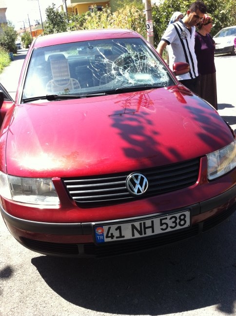 Otomobille Motosiklet çarpıştı 1 yaralı