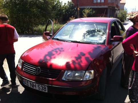 Otomobille Motosiklet çarpıştı 1 yaralı