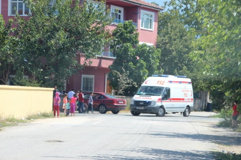 Otomobille Motosiklet çarpıştı 1 yaralı