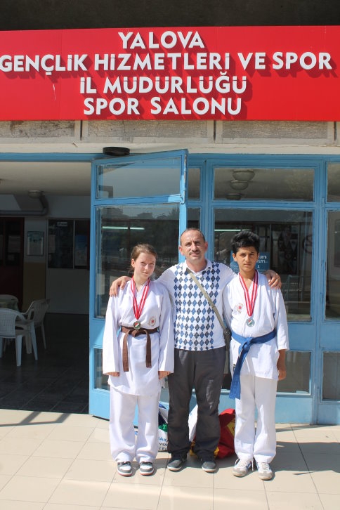 Akyazılı Karateciler Yalova’dan Madalya İle Döndüler