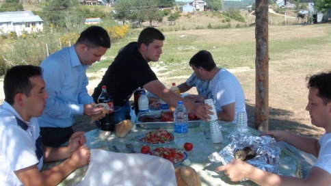 İhlas Kuzuluk Termal Otel Çalışanları Piknikte Stres Attı