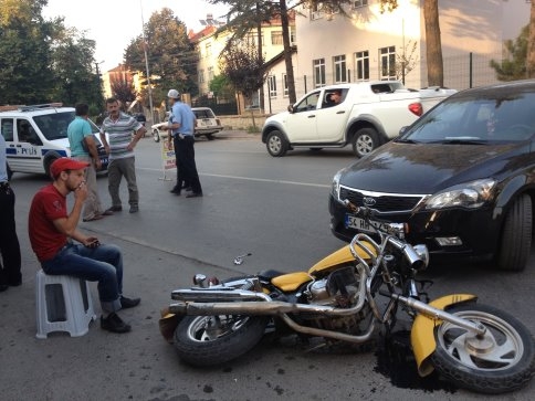 Motosiklet Sürücüsü Hafif Yaralandı