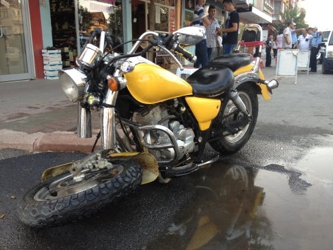 Motosiklet Sürücüsü Hafif Yaralandı